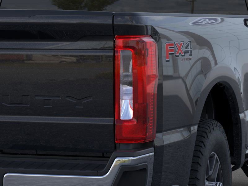 New 2025 Ford F350 XLT w/ FX4 Off-Road Package image 21