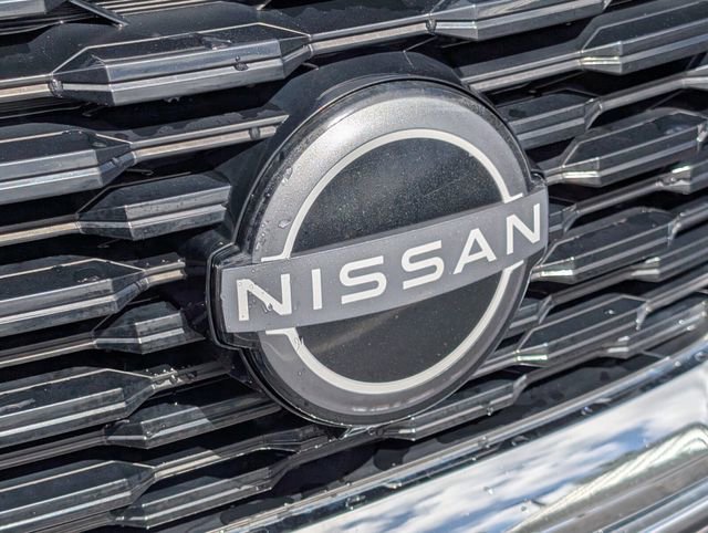 Used 2022 Nissan Rogue SV image 21