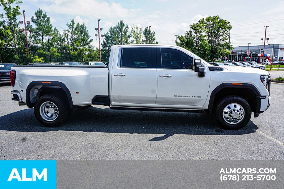 Used 2024 GMC Sierra 3500 Denali Ultimate AWD/4WD image 8