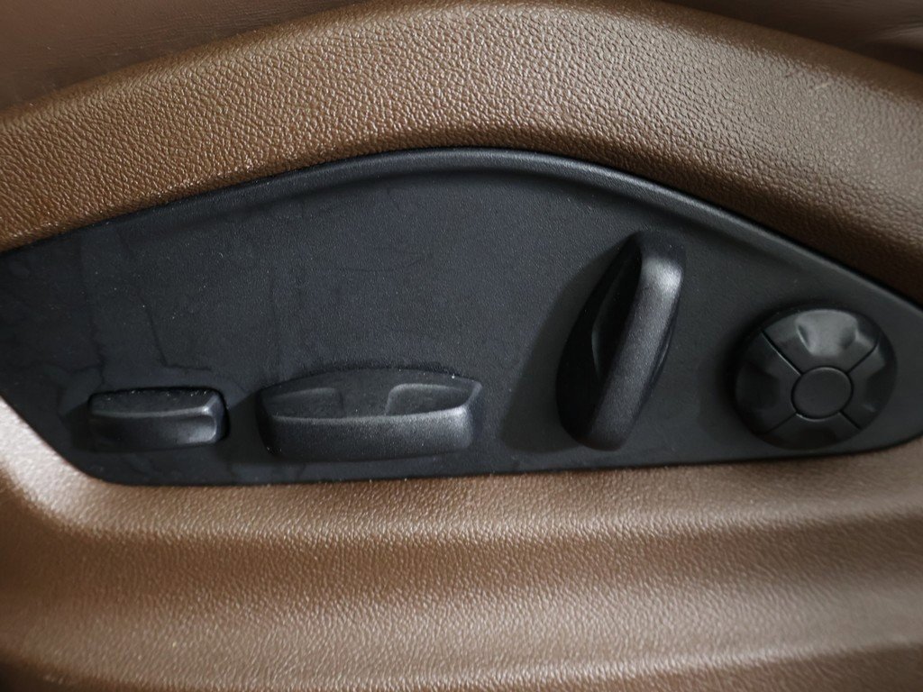 Used 2023 Porsche Cayenne Platinum Edition image 37