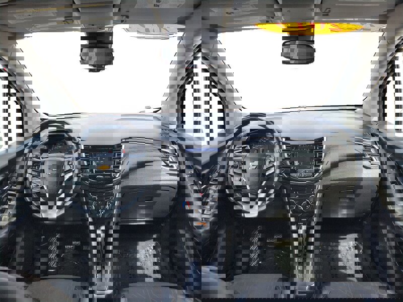 Used 2019 Chevrolet Trax LT w/ LT Convenience Package AWD/4WD image 21