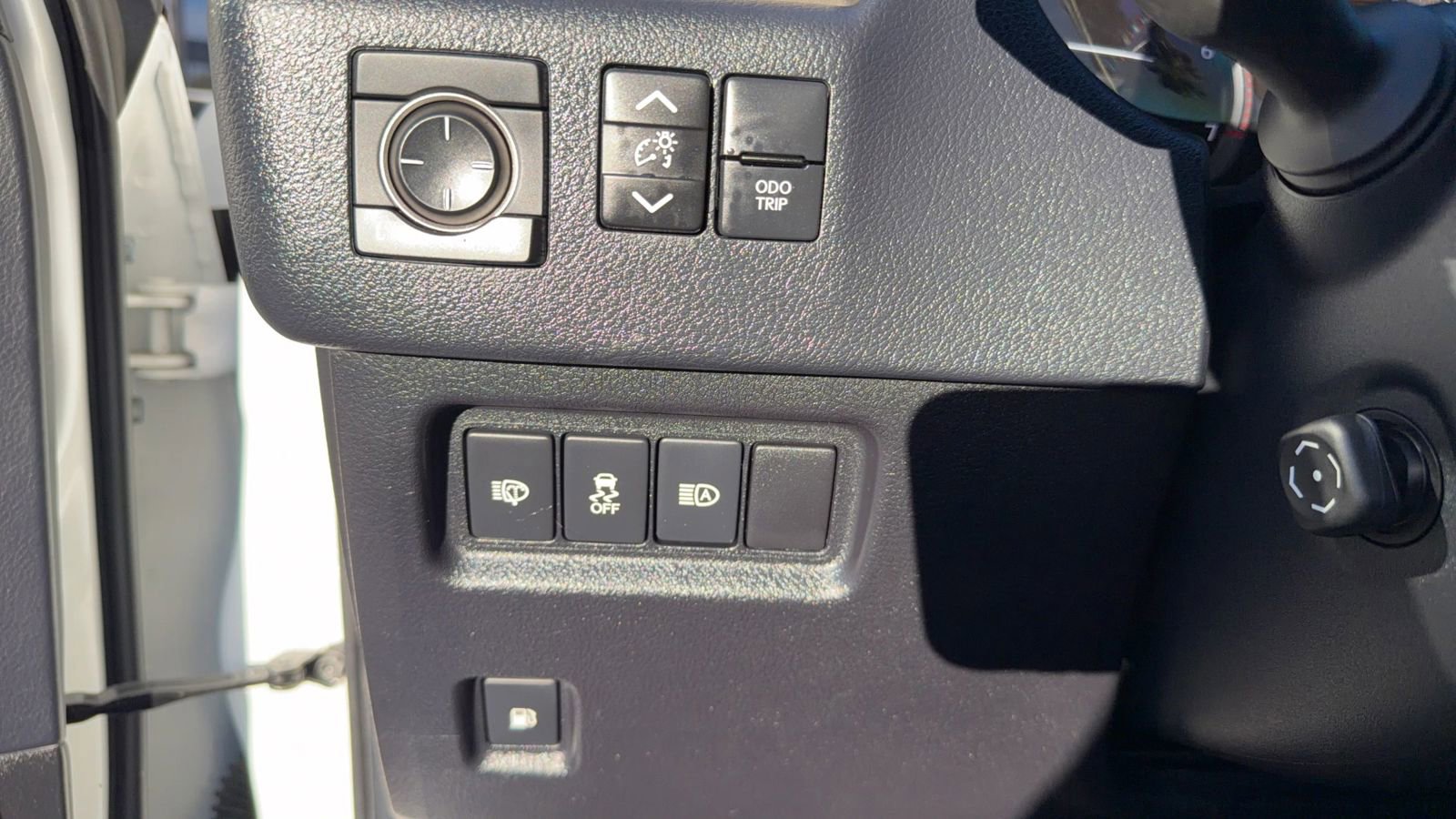 Used 2020 Lexus GX 460 Premium w/ Premium Package AWD/4WD image 19