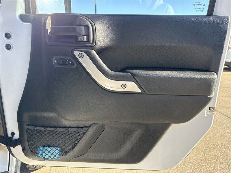 Used 2013 Jeep Wrangler Rubicon w/ Trailer Tow Group image 16