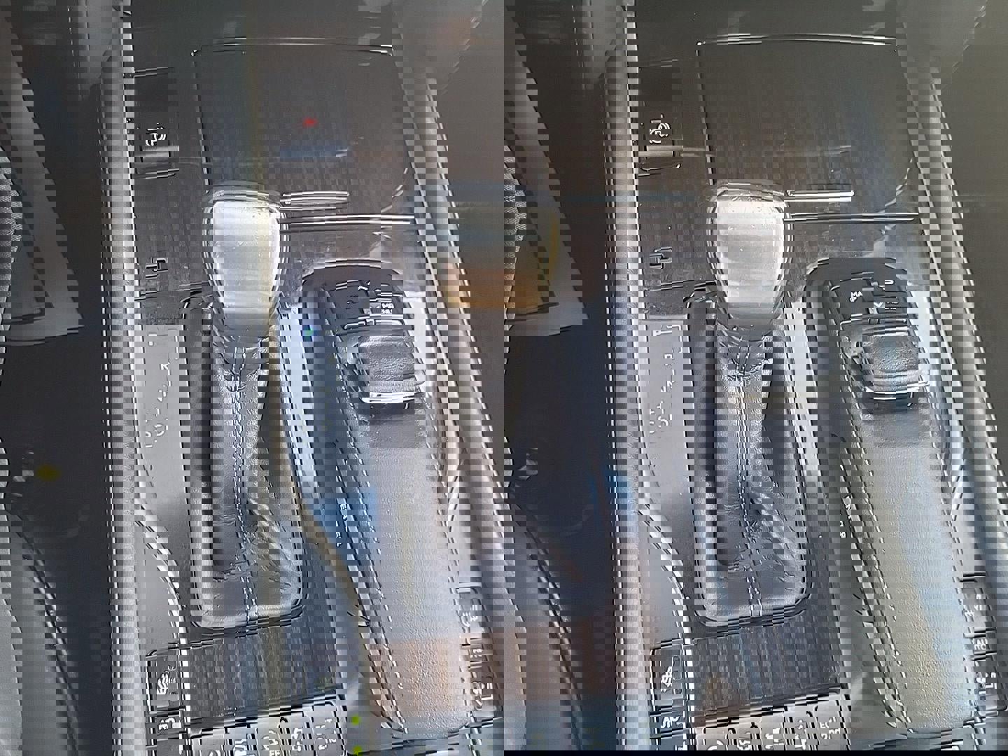 Used 2020 Lexus LX 570 4WD w/ Sport Package image 13