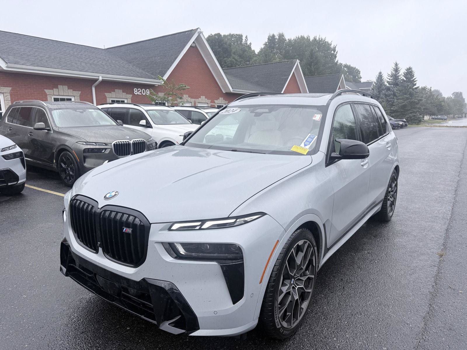 Used 2024 BMW X7 M60i w/ Executive Package AWD/4WD image 3