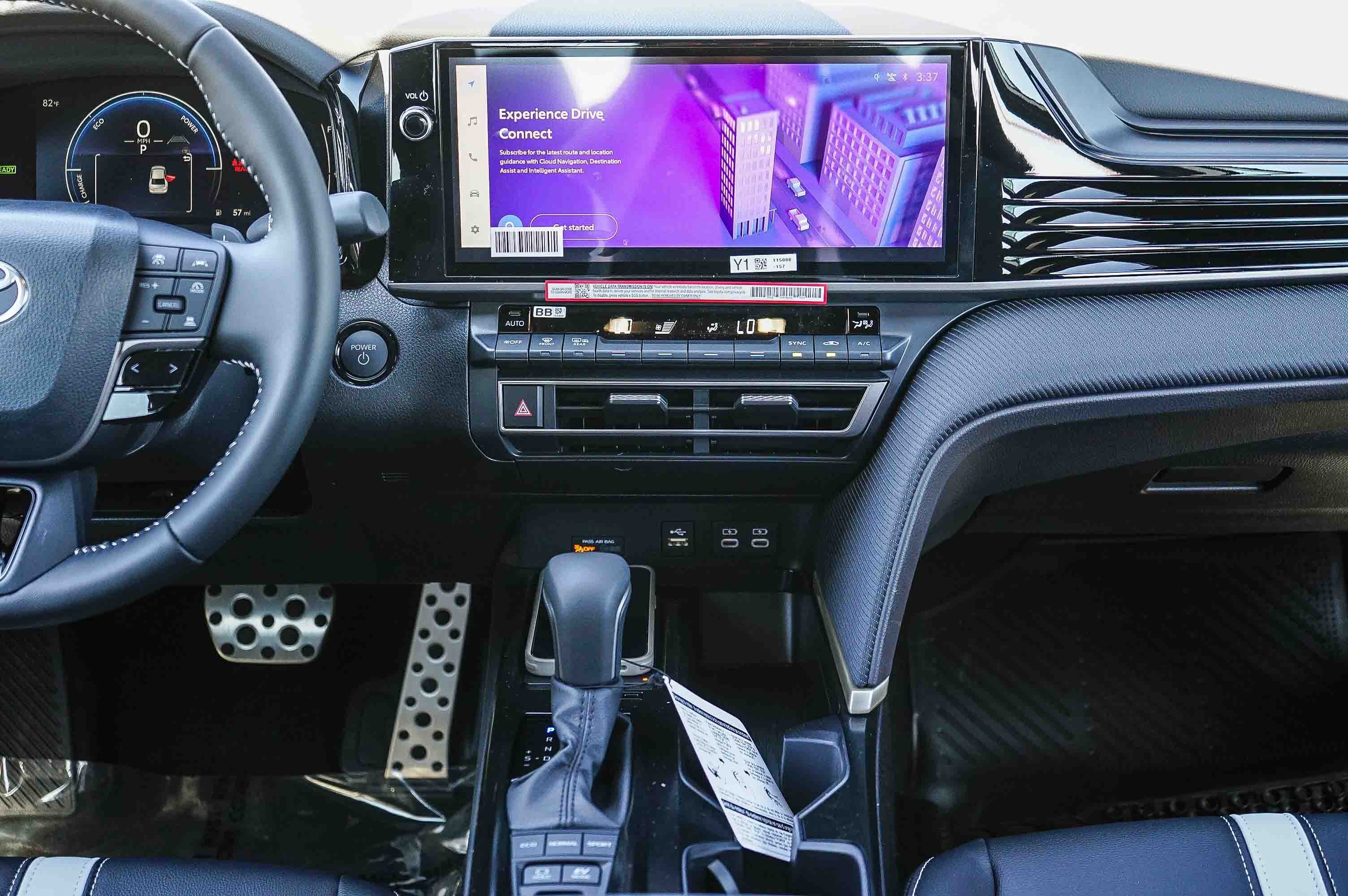 New 2026 Toyota Camry Hybrid FWD image 15