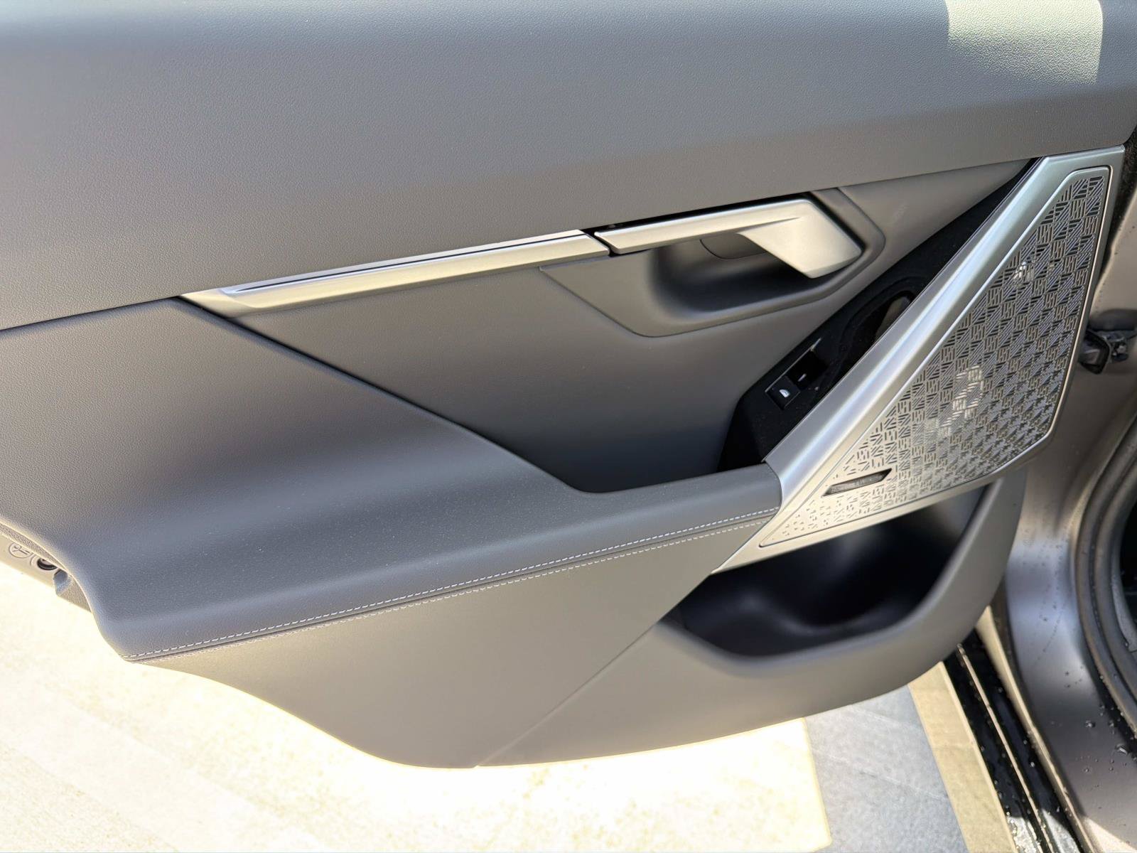 New 2026 BMW i5 M60 AWD/4WD image 9