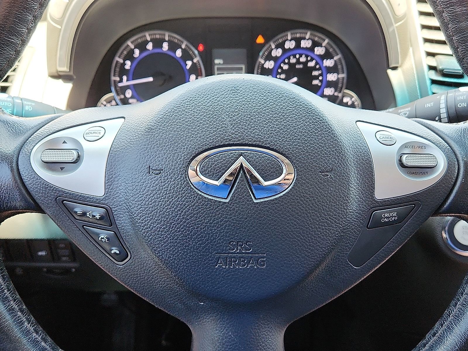 Used 2017 INFINITI QX70 AWD image 24