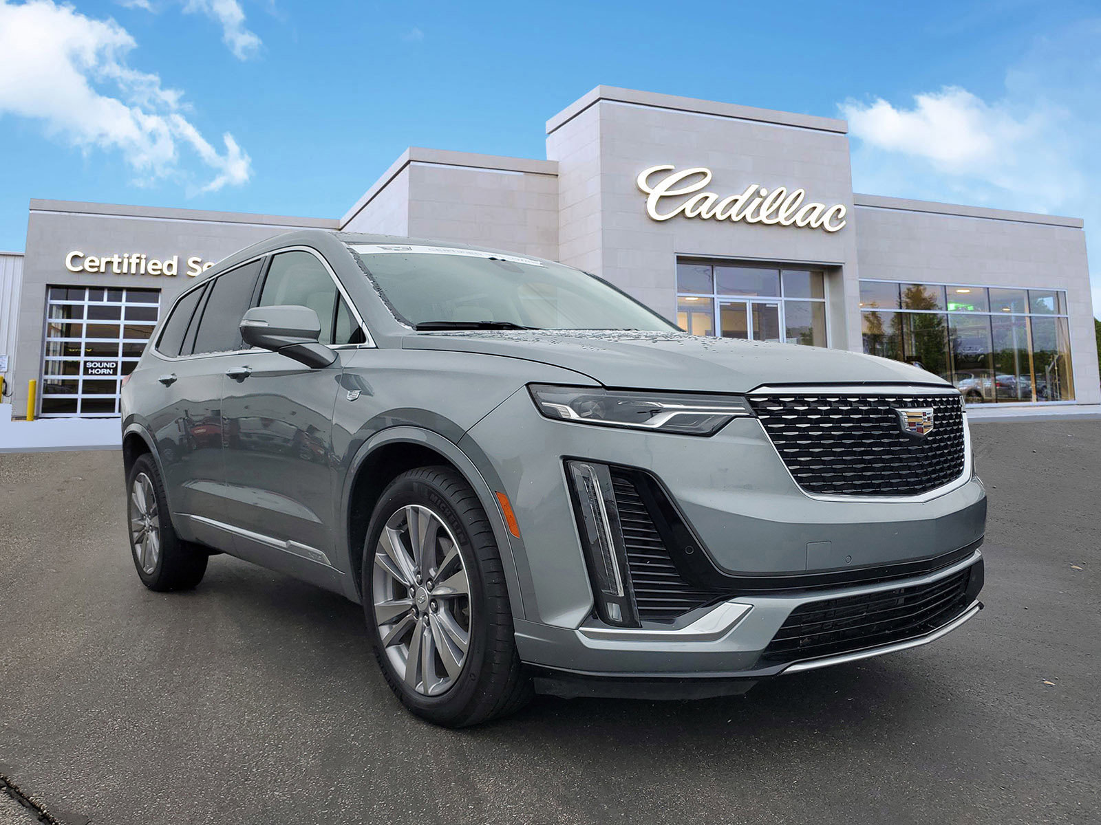 Used 2023 Cadillac XT6 Premium Luxury image 4