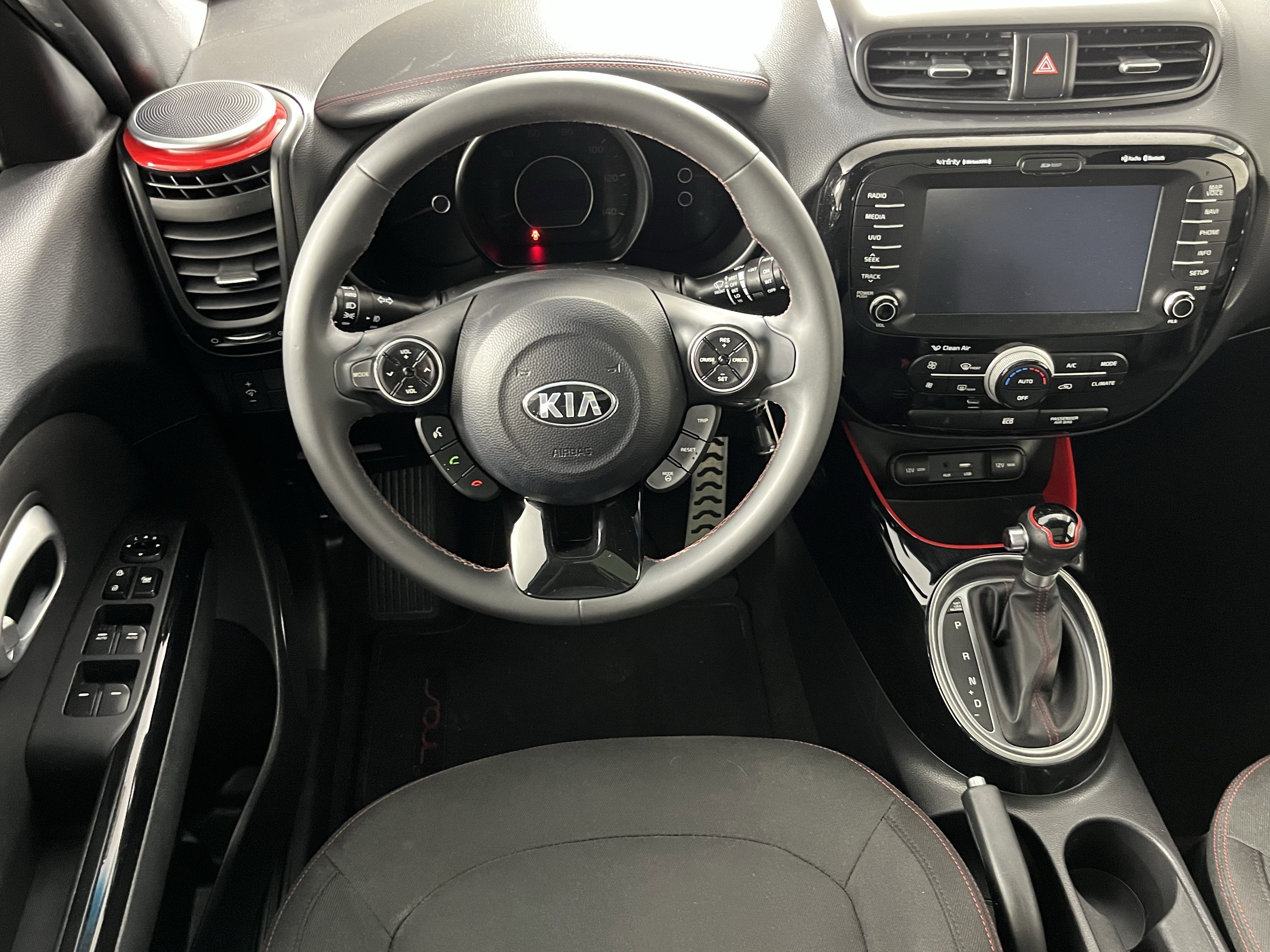 Used 2015 Kia Soul + image 13