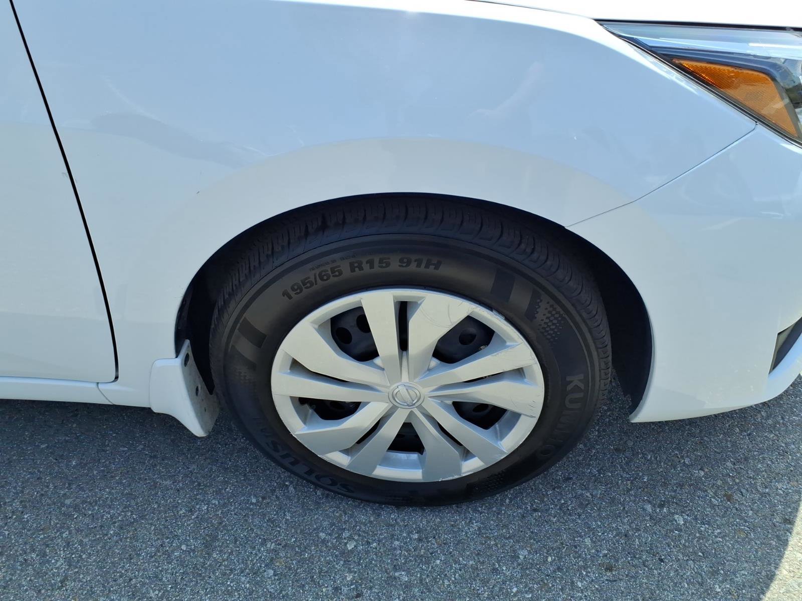 Certified 2025 Nissan Versa S w/ Trunk Package FWD image 4