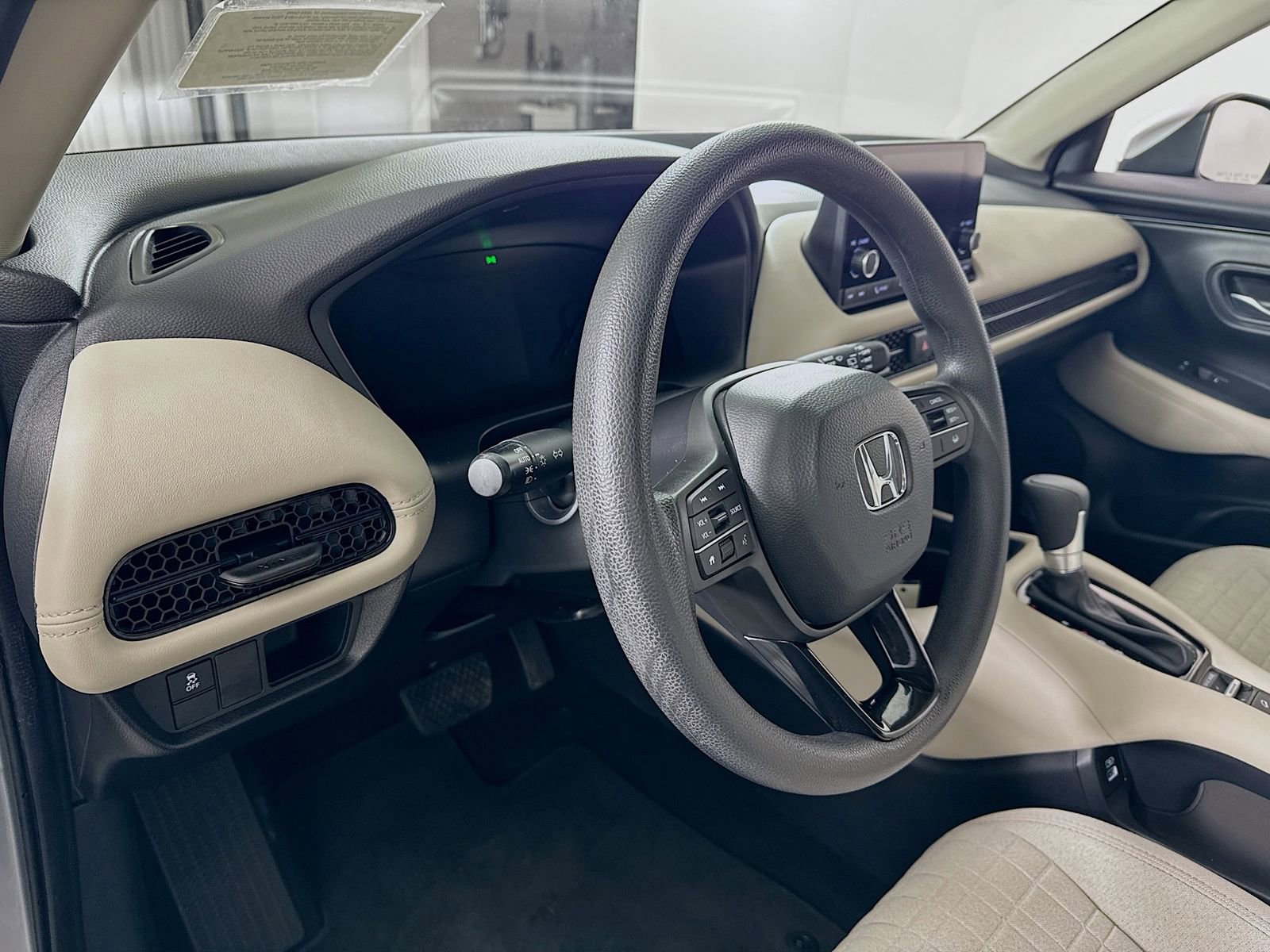 Used 2023 Honda HR-V LX image 7