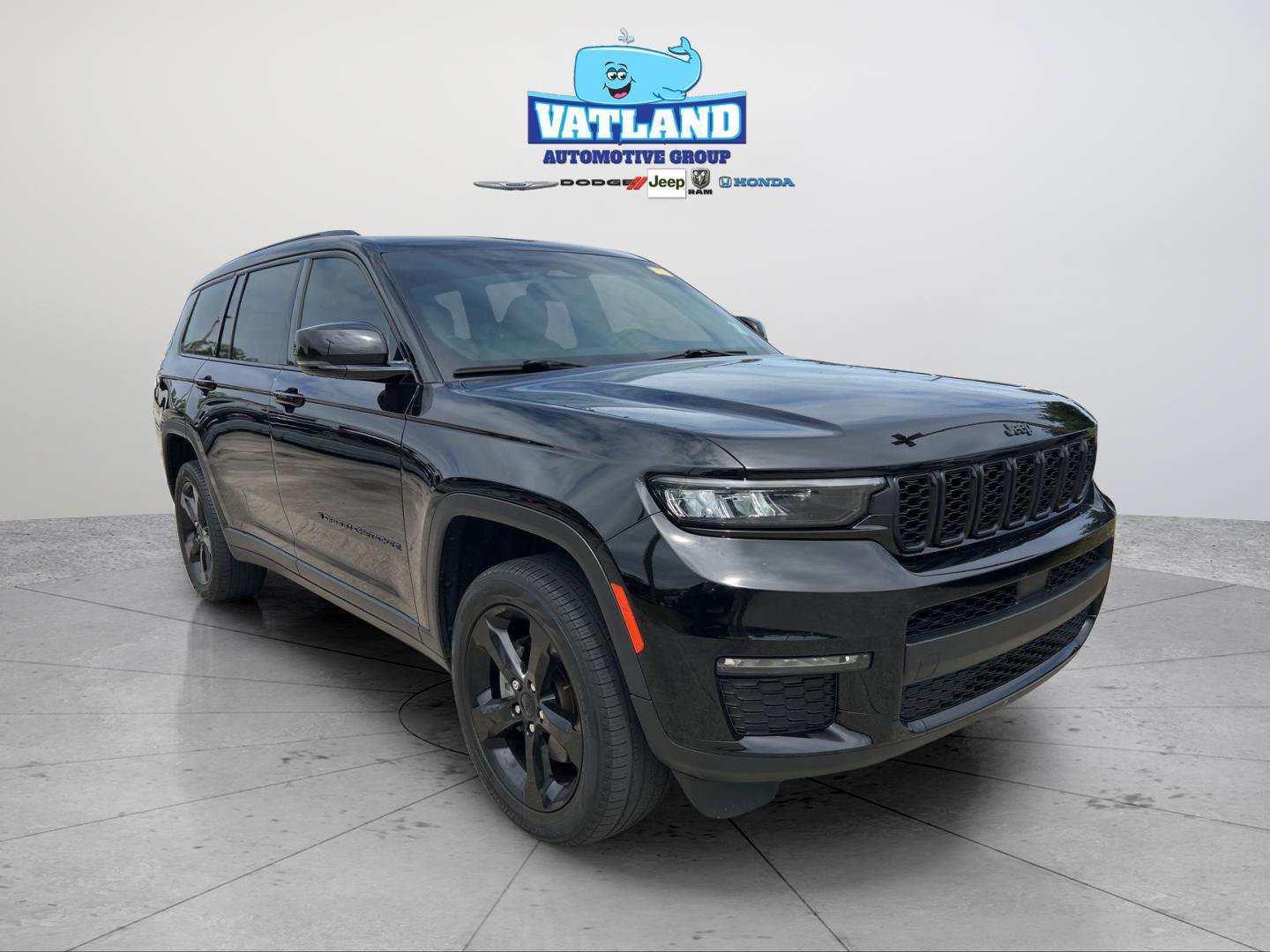 Certified 2024 Jeep Grand Cherokee L Limited w/ Black Appearance Package image 22