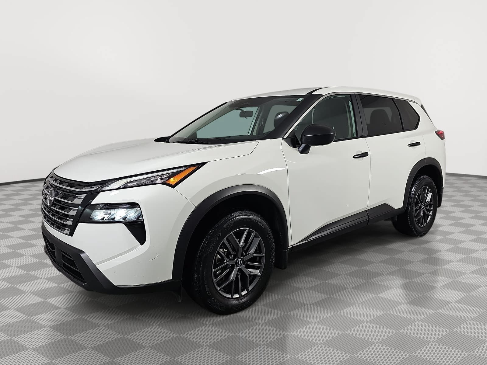 Used 2025 Nissan Rogue S FWD image 4