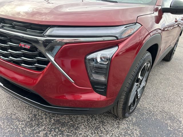 Certified 2025 Chevrolet Trax RS image 9