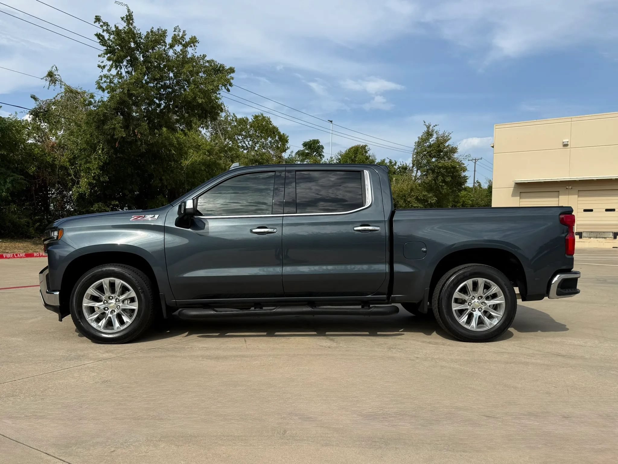 Used 2019 Chevrolet Silverado 1500 LTZ w/ LTZ Texas Edition AWD/4WD image 3