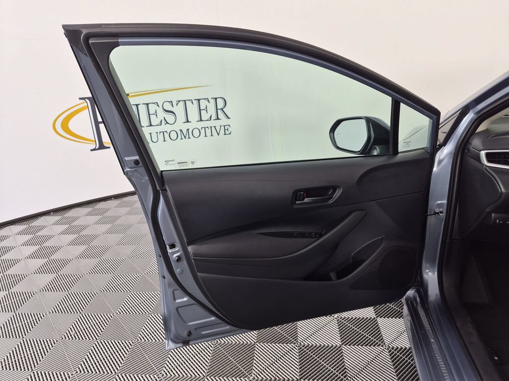 Used 2026 Toyota Corolla LE FWD image 13