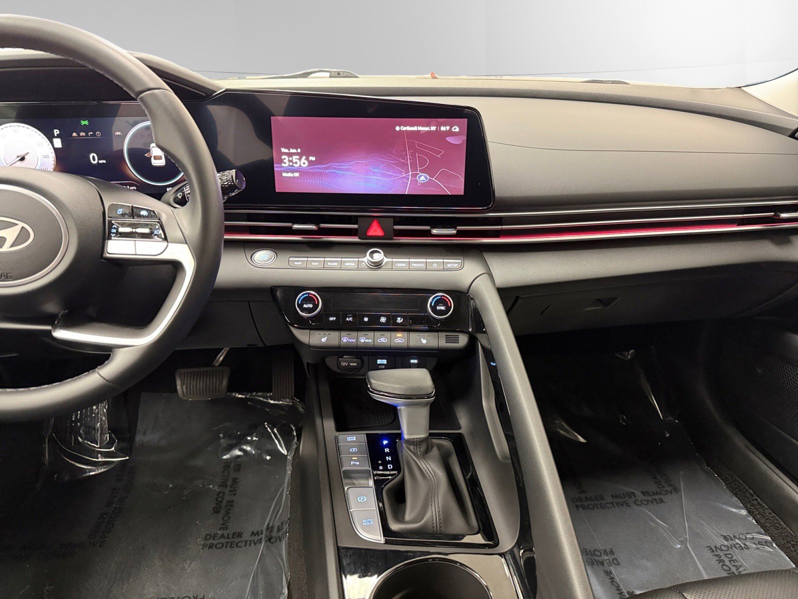 Used 2024 Hyundai Elantra Limited FWD image 11