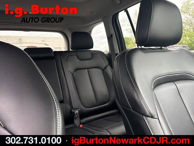 Used 2024 Jeep Grand Cherokee Limited w/ Luxury Tech Group II AWD/4WD image 7