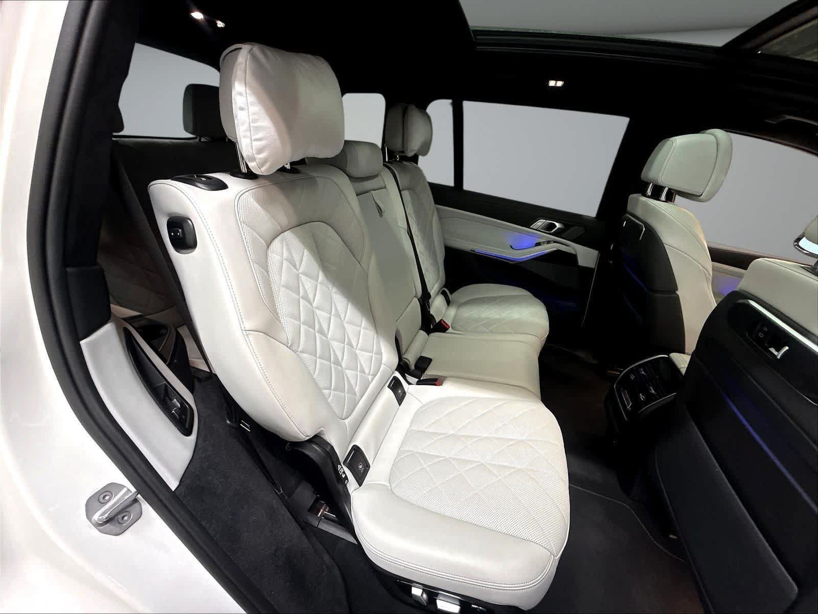Used 2024 BMW X7 xDrive40i w/ M Sport Package AWD/4WD image 27
