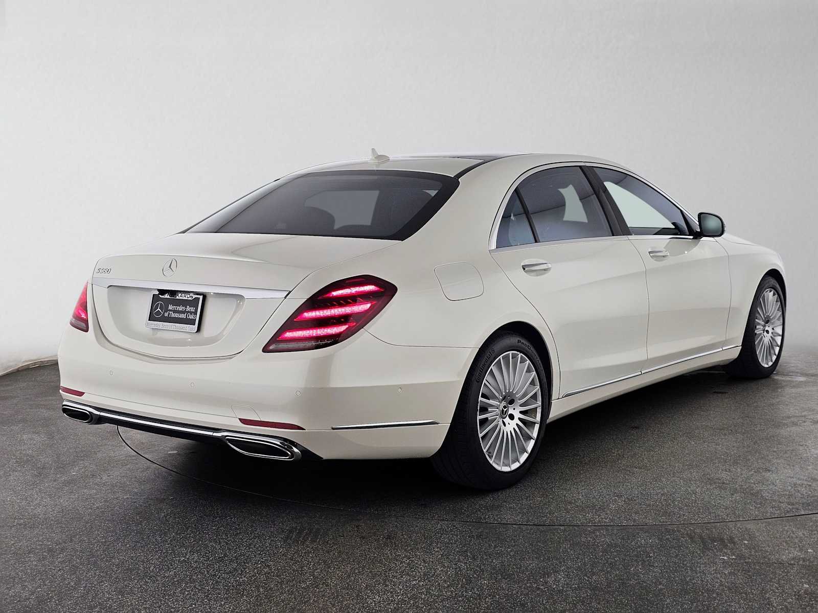 Used 2018 Mercedes-Benz S 560 Sedan image 3