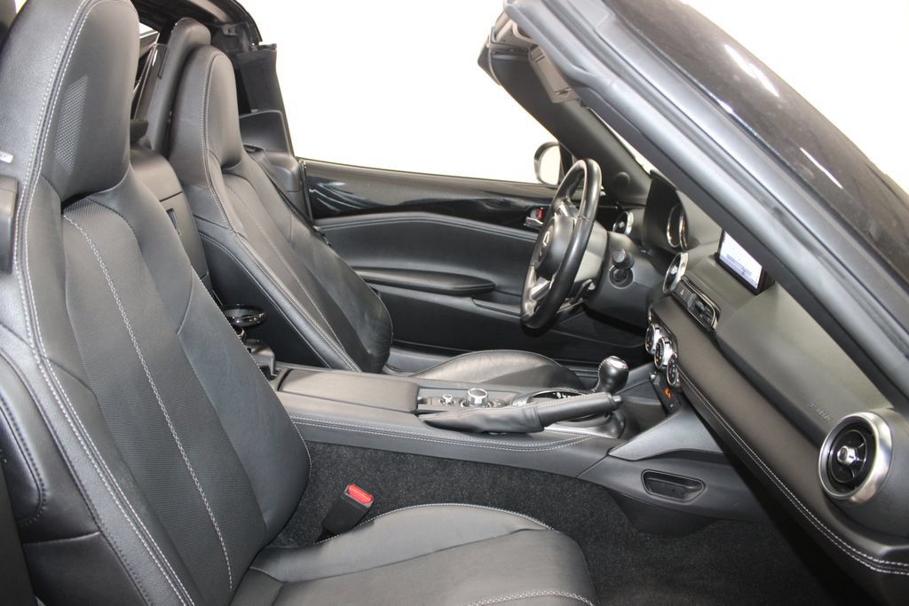 Used 2025 MAZDA MX-5 Miata RF Grand Touring RWD image 31