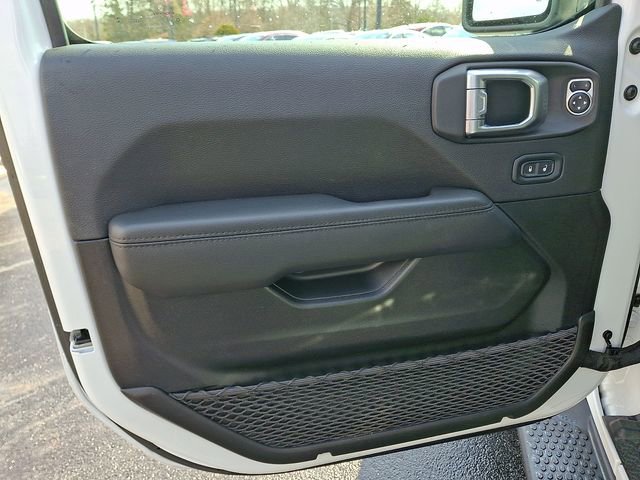 Used 2023 Jeep Wrangler Sahara image 12