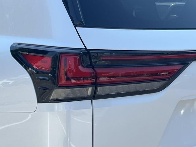 Used 2025 Lexus LX 600 4WD w/ Accessory Package (2T) image 8
