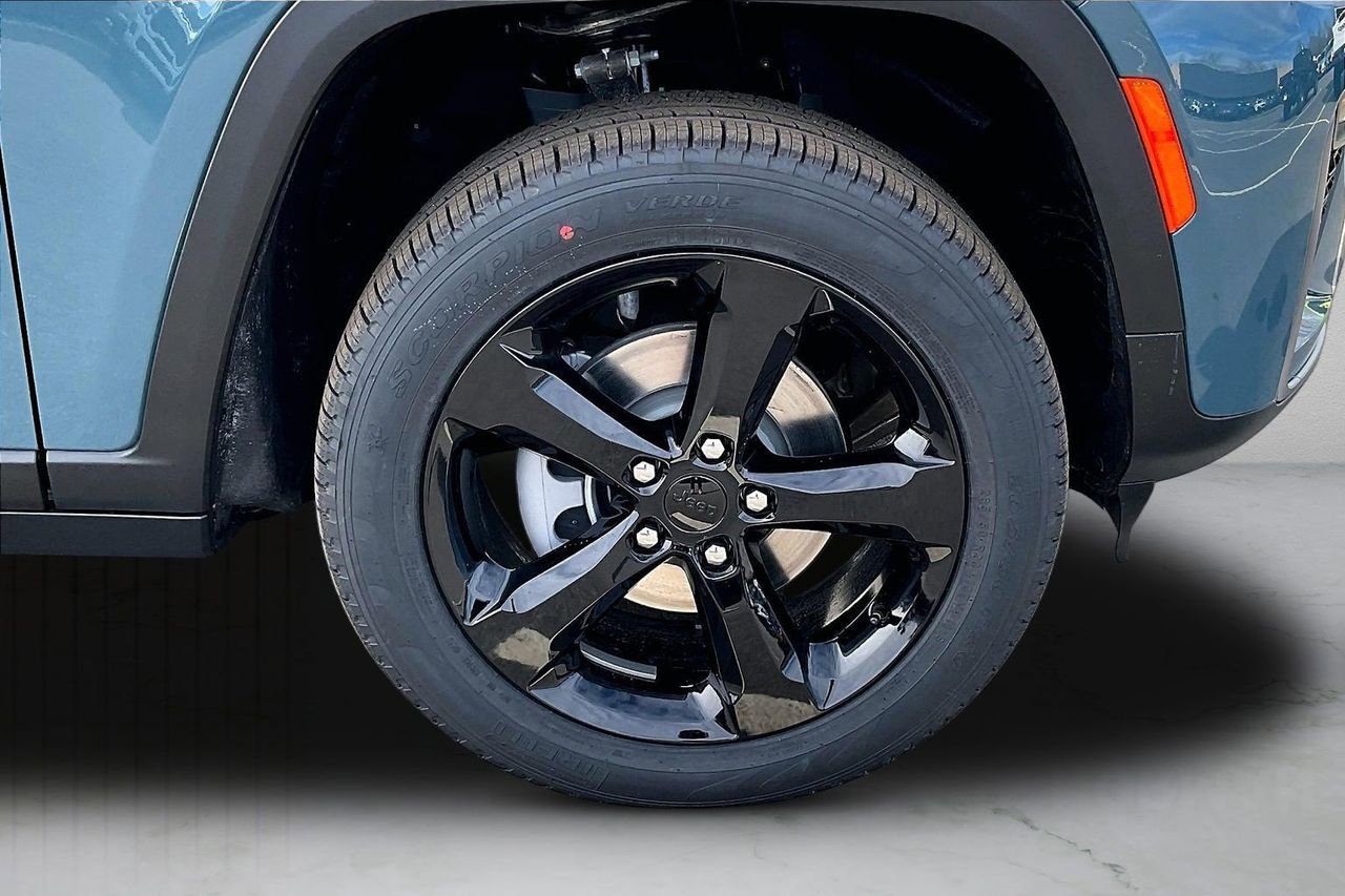 New 2026 Jeep Grand Cherokee Limited image 33