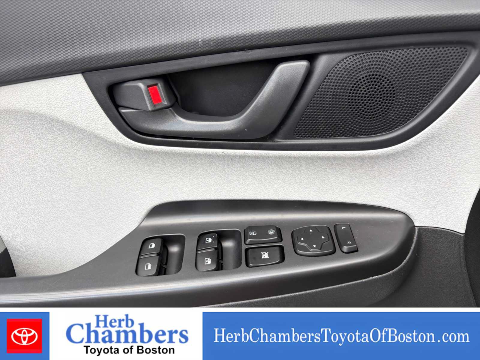 Used 2023 Hyundai Kona SEL AWD/4WD image 14