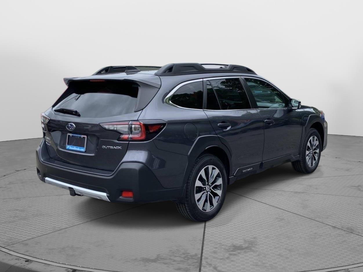 Used 2023 Subaru Outback Limited AWD/4WD image 3