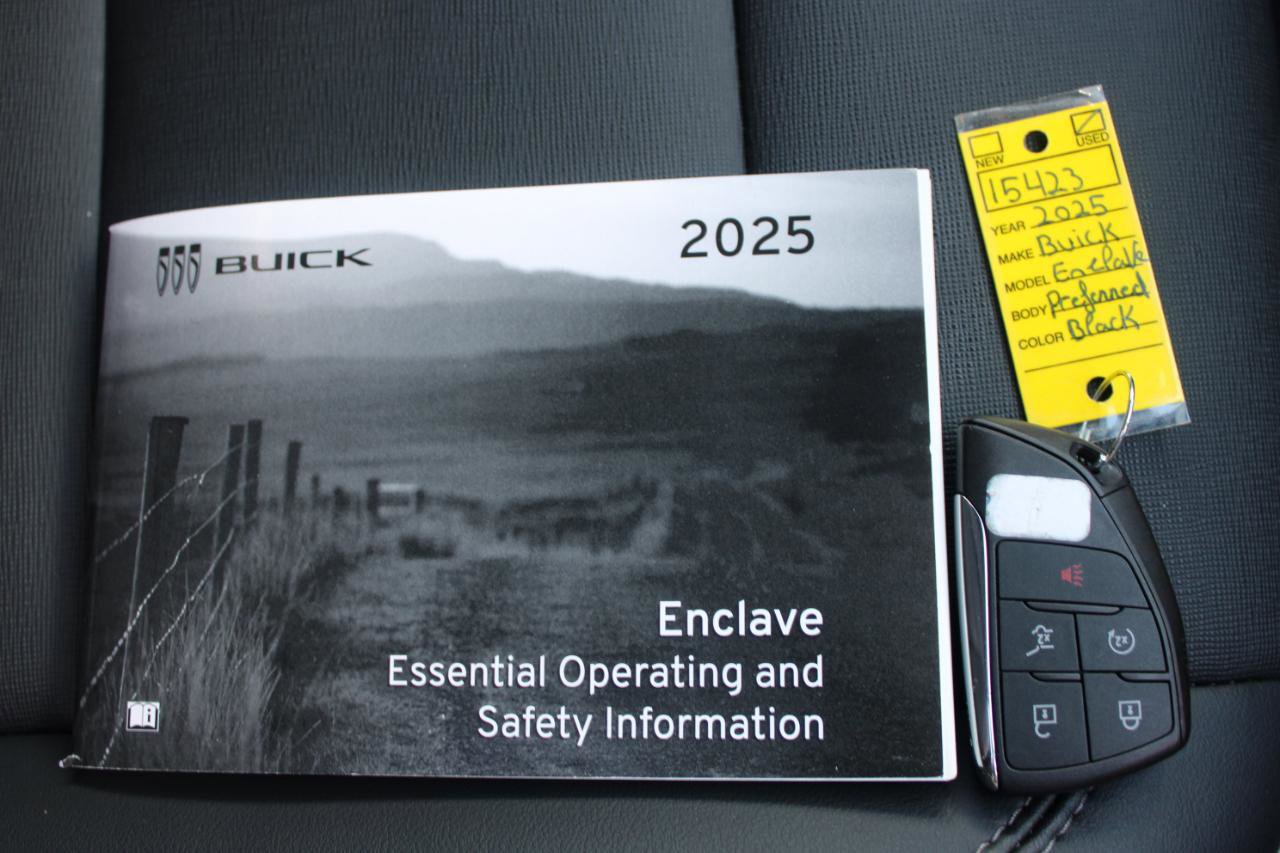 Used 2025 Buick Enclave Preferred image 45