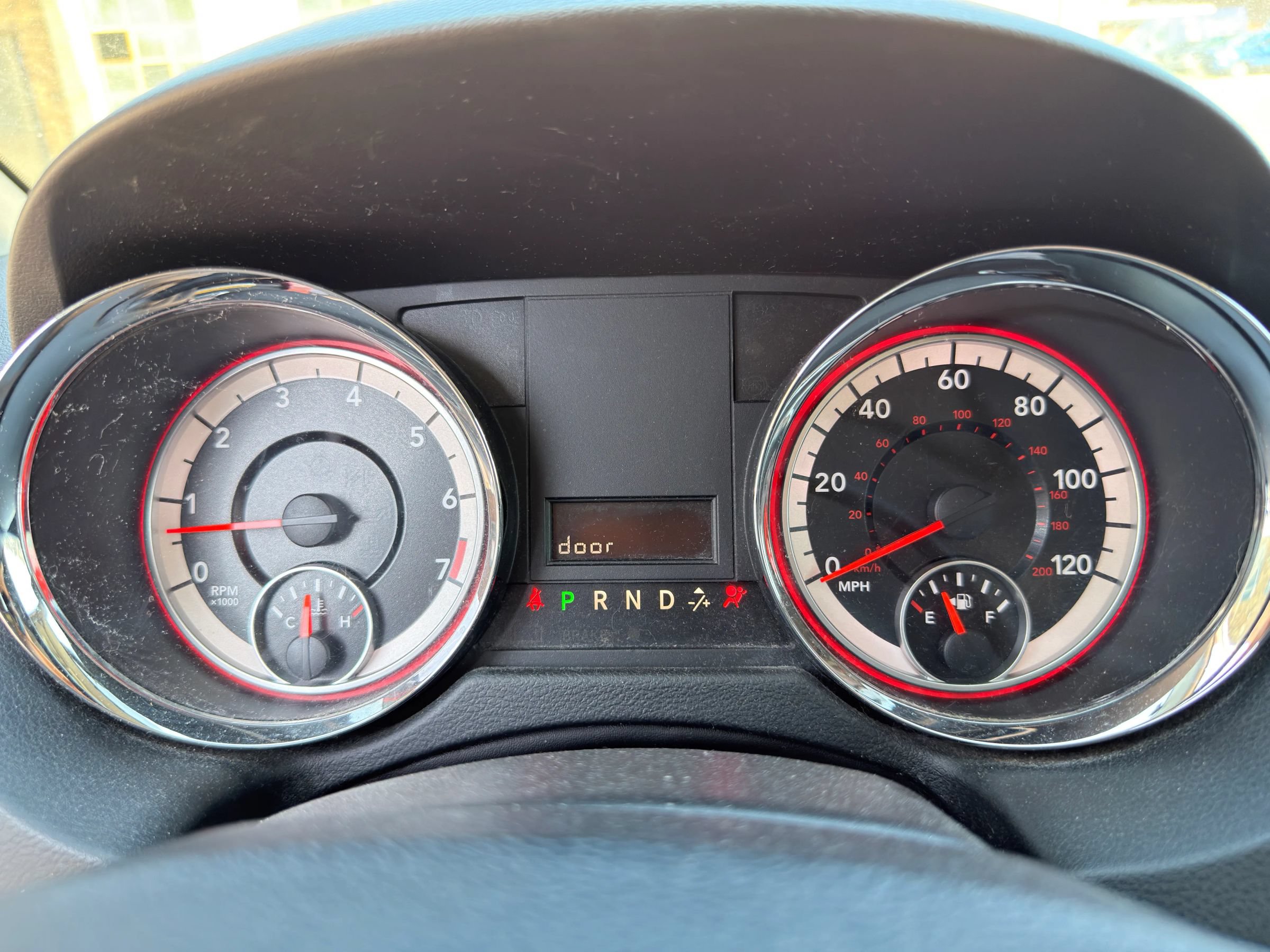 Used 2015 Dodge Grand Caravan SXT FWD image 14