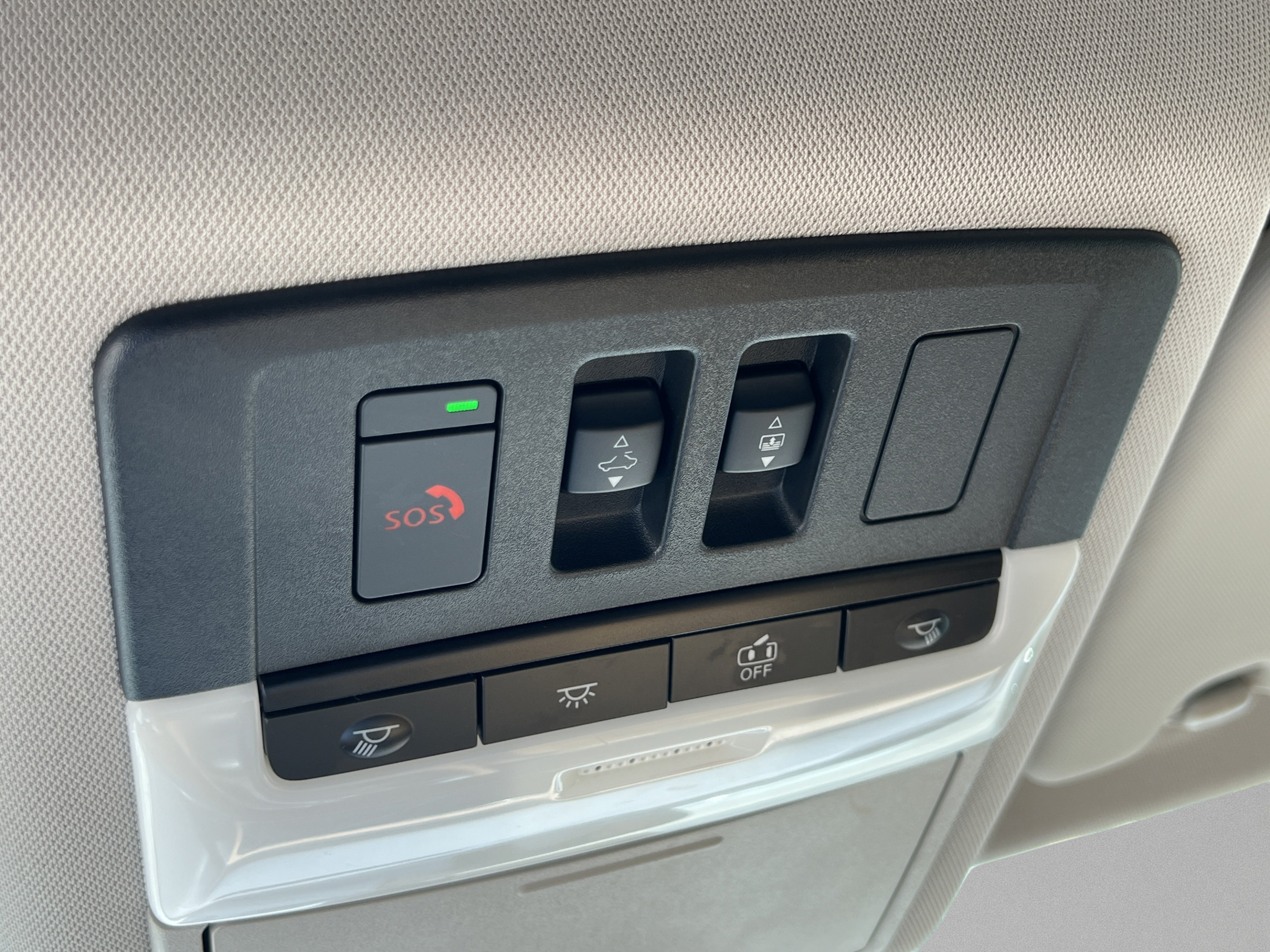 Used 2023 Nissan Rogue Platinum FWD image 23