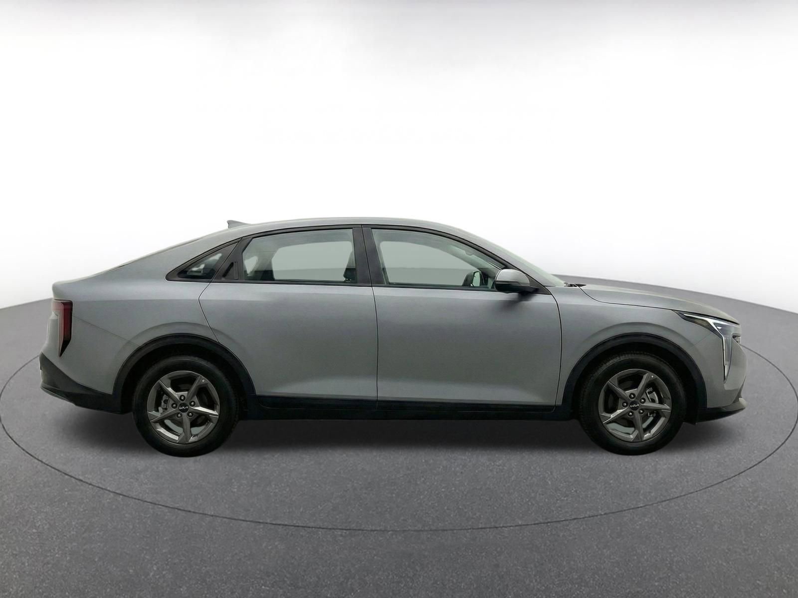 Used 2025 Kia K4 FWD image 8