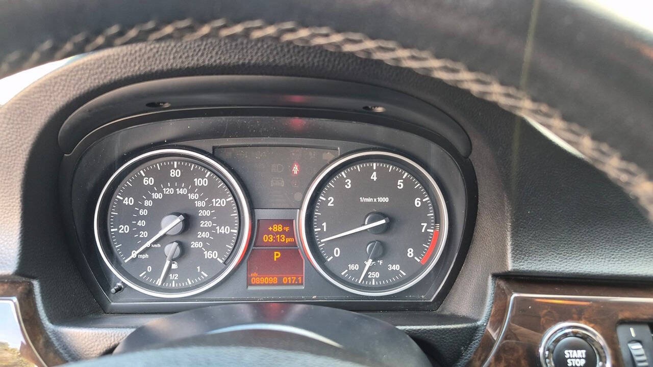Used 2011 BMW 328i xDrive Coupe AWD/4WD image 39