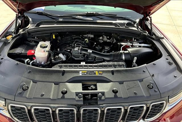 Used 2021 Jeep Grand Cherokee L Limited AWD/4WD image 31