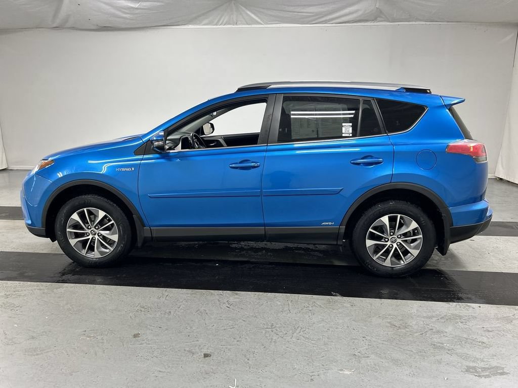 Used 2017 Toyota RAV4 XLE w/ All Weather Liner Package AWD/4WD image 6