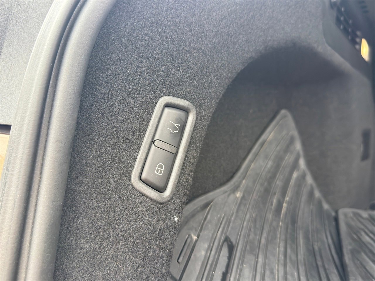 Used 2020 Maserati Levante S GranSport image 32