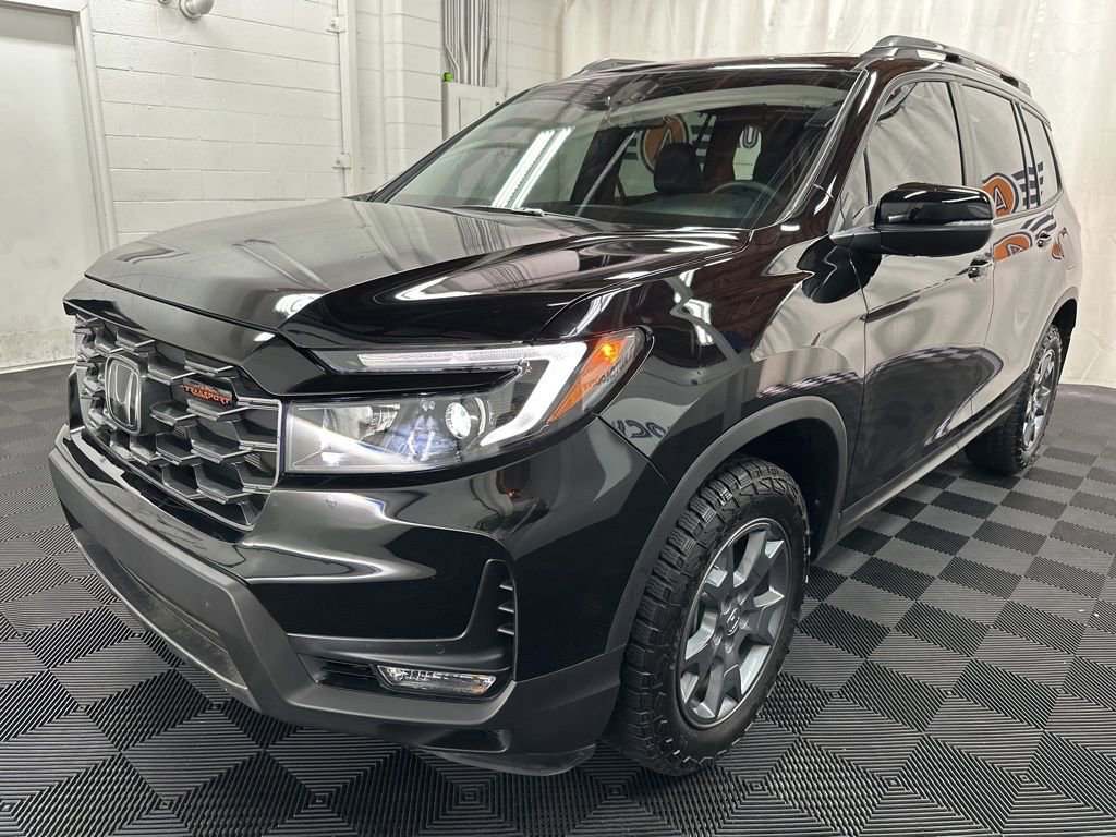 Used 2025 Honda Passport TrailSport image 5