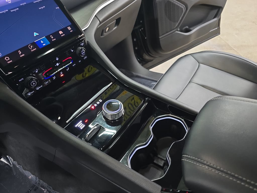 Certified 2023 Jeep Grand Cherokee Limited AWD/4WD image 26