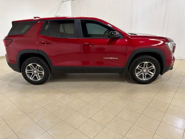 Used 2025 GMC Terrain Elevation AWD/4WD image 2