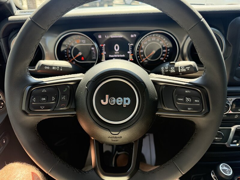 Used 2023 Jeep Wrangler Sport AWD/4WD image 34