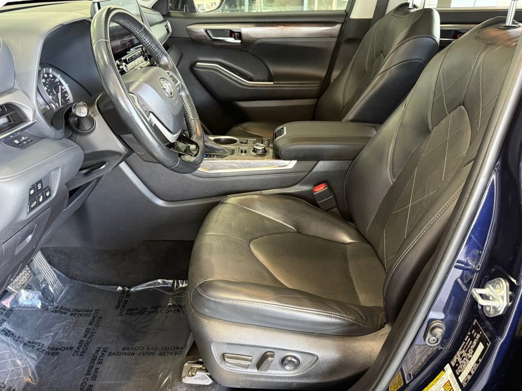 Used 2022 Toyota Highlander Platinum image 21