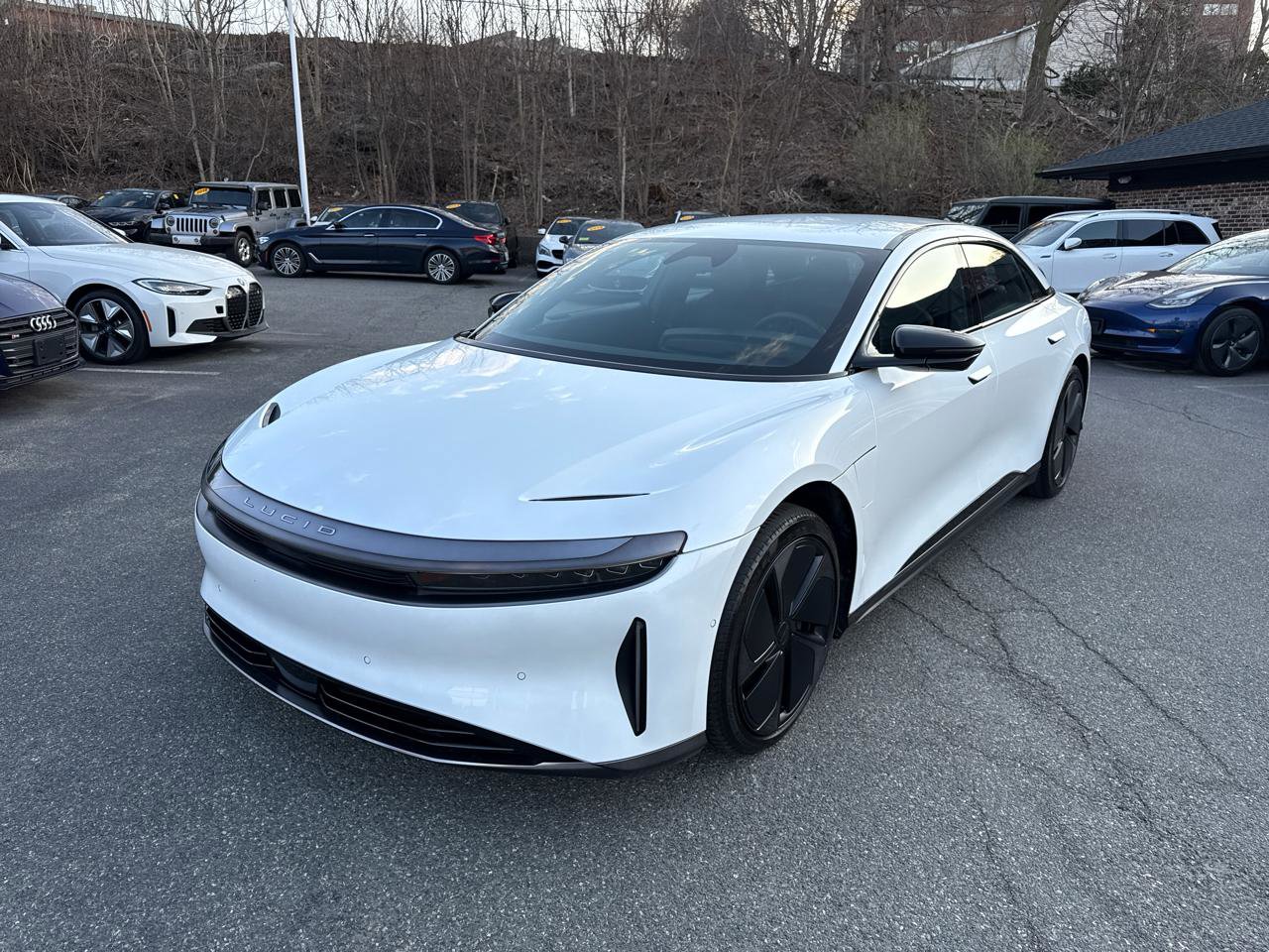 Used 2024 Lucid Air Touring image 3