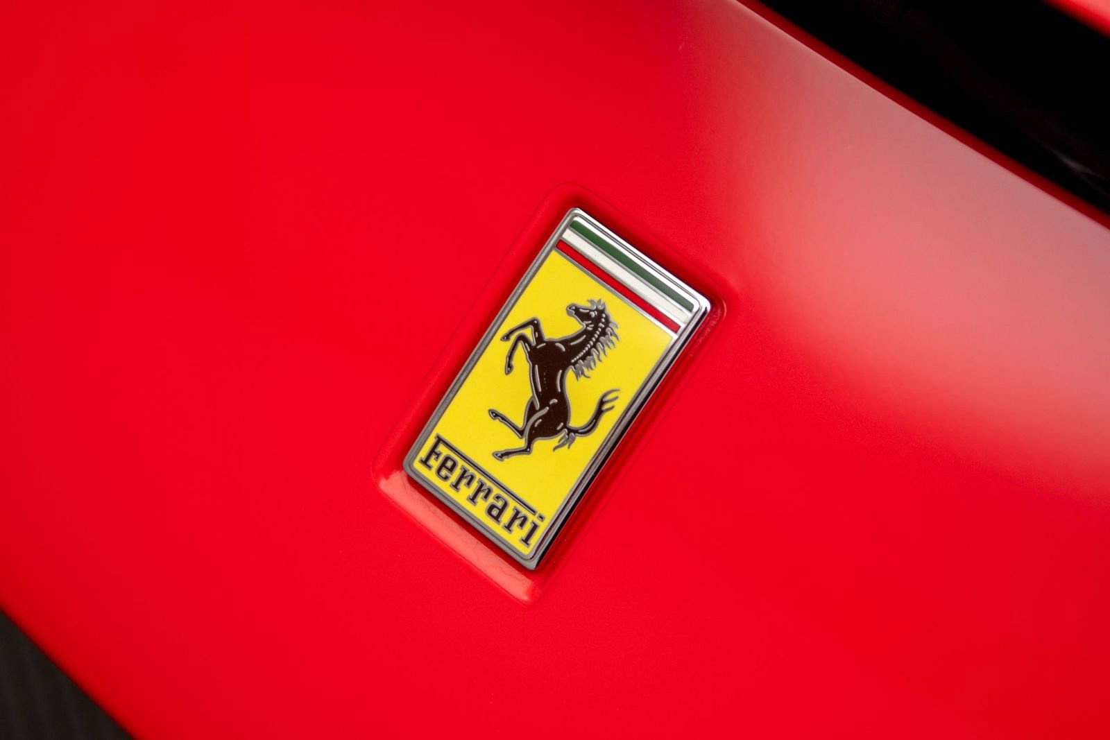 Used 2022 Ferrari Roma RWD image 31