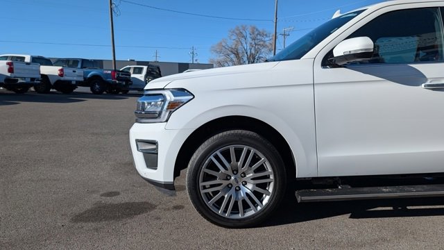 Used 2024 Ford Expedition Max Limited image 4