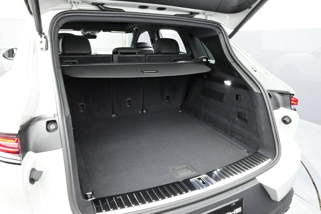 New 2026 Porsche Cayenne S AWD/4WD image 16