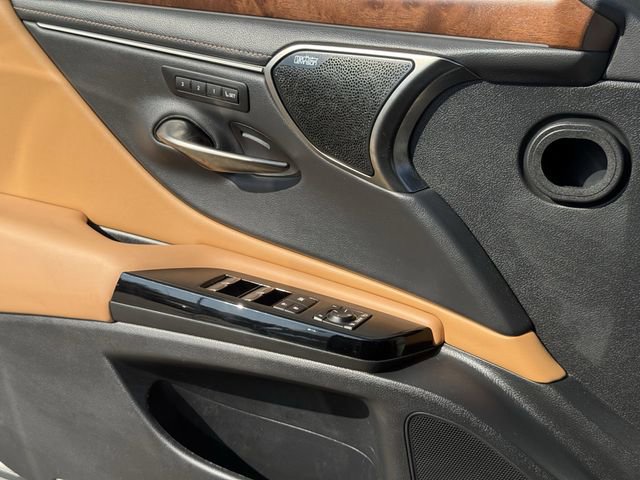 Used 2024 Lexus ES 350 Ultra Luxury w/ Accessory Package (Z2) FWD image 26