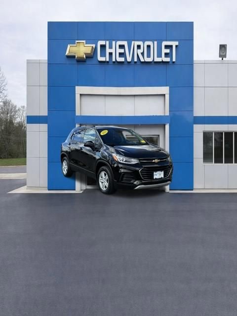 Used 2021 Chevrolet Trax LT w/ Driver Confidence Package AWD/4WD image 2
